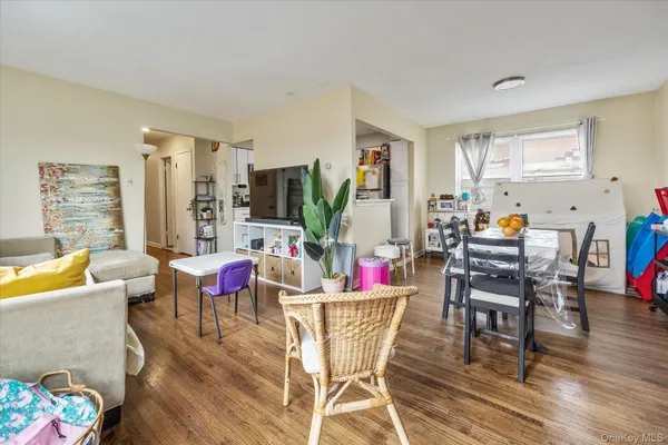 $2,099,000 | 25-04 42nd Street | Astoria