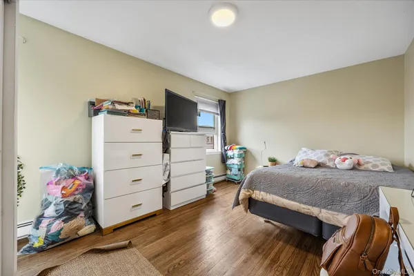 $2,099,000 | 25-04 42nd Street | Astoria