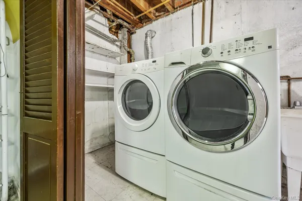 $2,099,000 | 25-04 42nd Street | Astoria