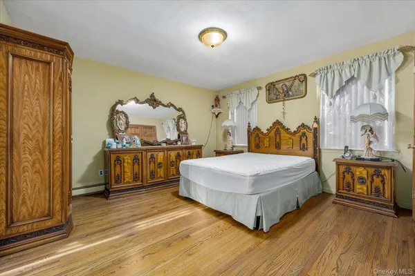 $2,099,000 | 25-04 42nd Street | Astoria