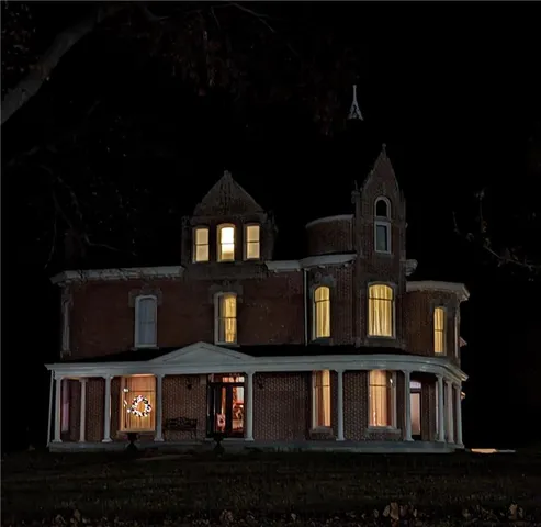 $600,000 | 433 West State Street, Troy, KS 66087