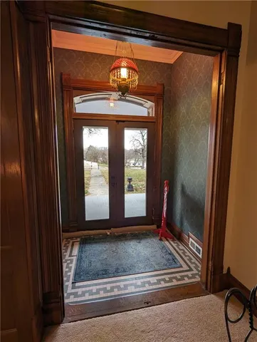 $600,000 | 433 West State Street, Troy, KS 66087