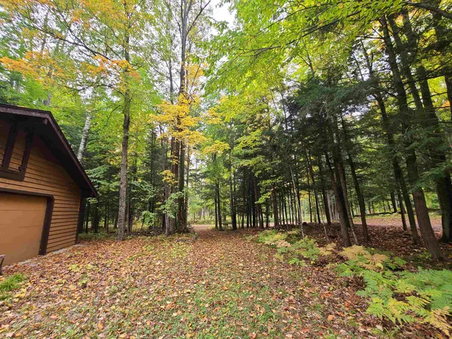 $159,500 | W16125 South Loop Drive, Armstrong Creek, WI 54103