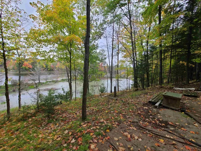 $159,500 | W16125 South Loop Drive, Armstrong Creek, WI 54103