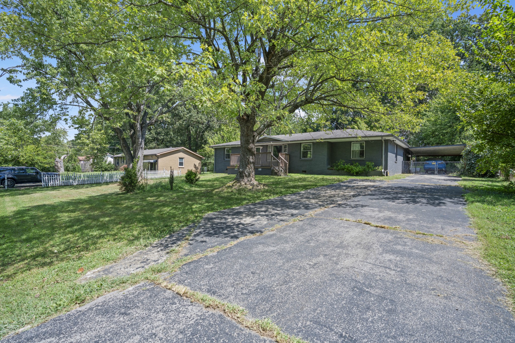 202 Yorktown Road Clarksville, TN 37042 - Photo 3 of 30 Gallery Image 3