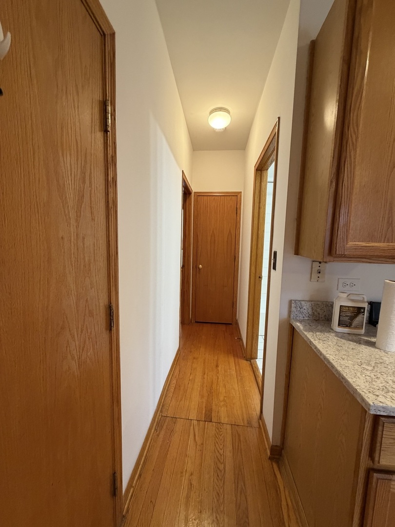 628 West Patterson Avenue, Unit 3E Chicago, IL 60613 - Photo 4 of 8