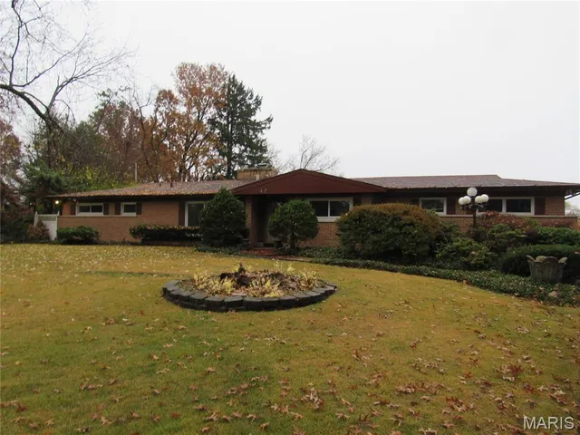 $166,500 | 42 Harneywold Drive, St. Louis, MO 63136