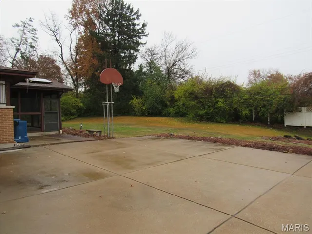 $166,500 | 42 Harneywold Drive, St. Louis, MO 63136