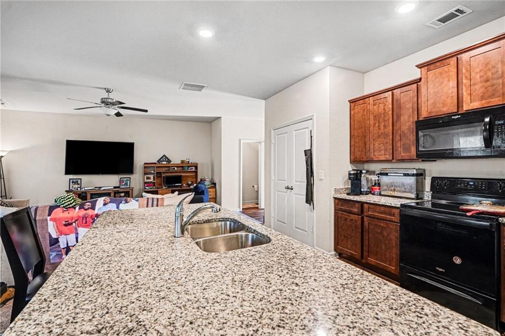 10894 Wheeler Trace Hampton, GA 30228 - Photo 10 of 29