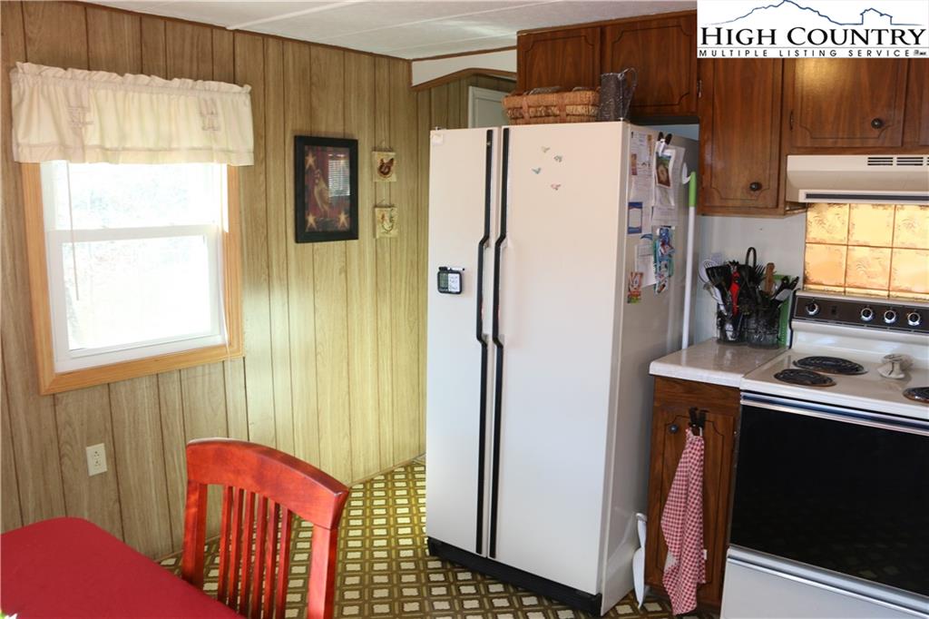 256 Clifton Road Crumpler, NC 28617 - Photo 5 of 28 Gallery Image 5