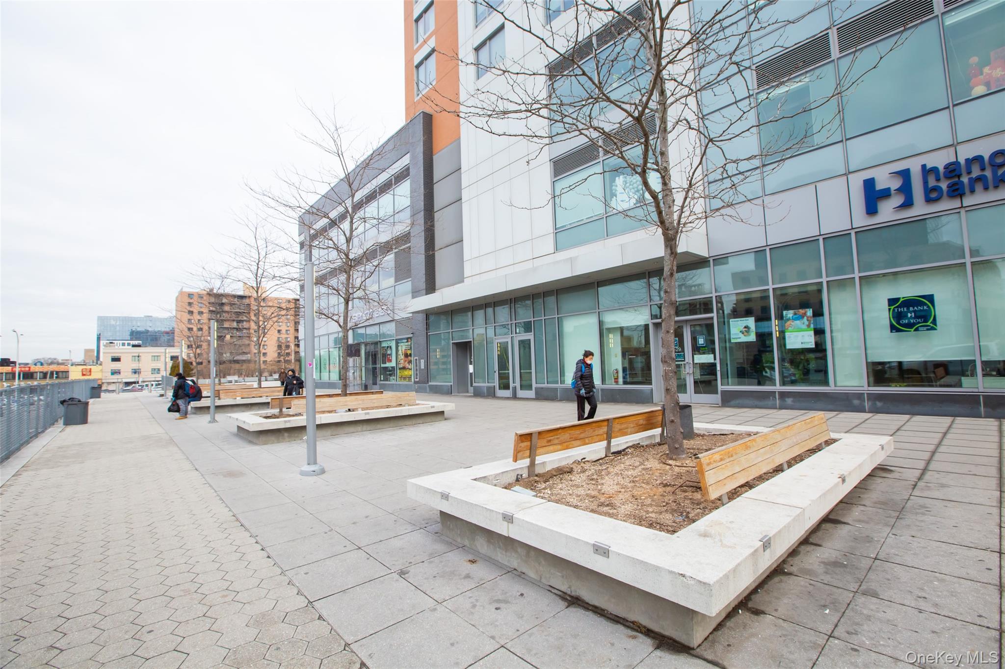 138-35 39th Avenue, Unit 17H Queens, NY 11354 - Photo 33 of 36 a view of a building with sitting area