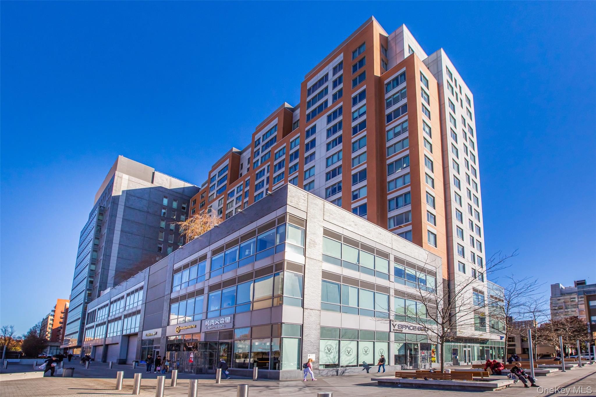 138-35 39th Avenue, Unit 17H Queens, NY 11354 - Photo 35 of 36 a front view of a building