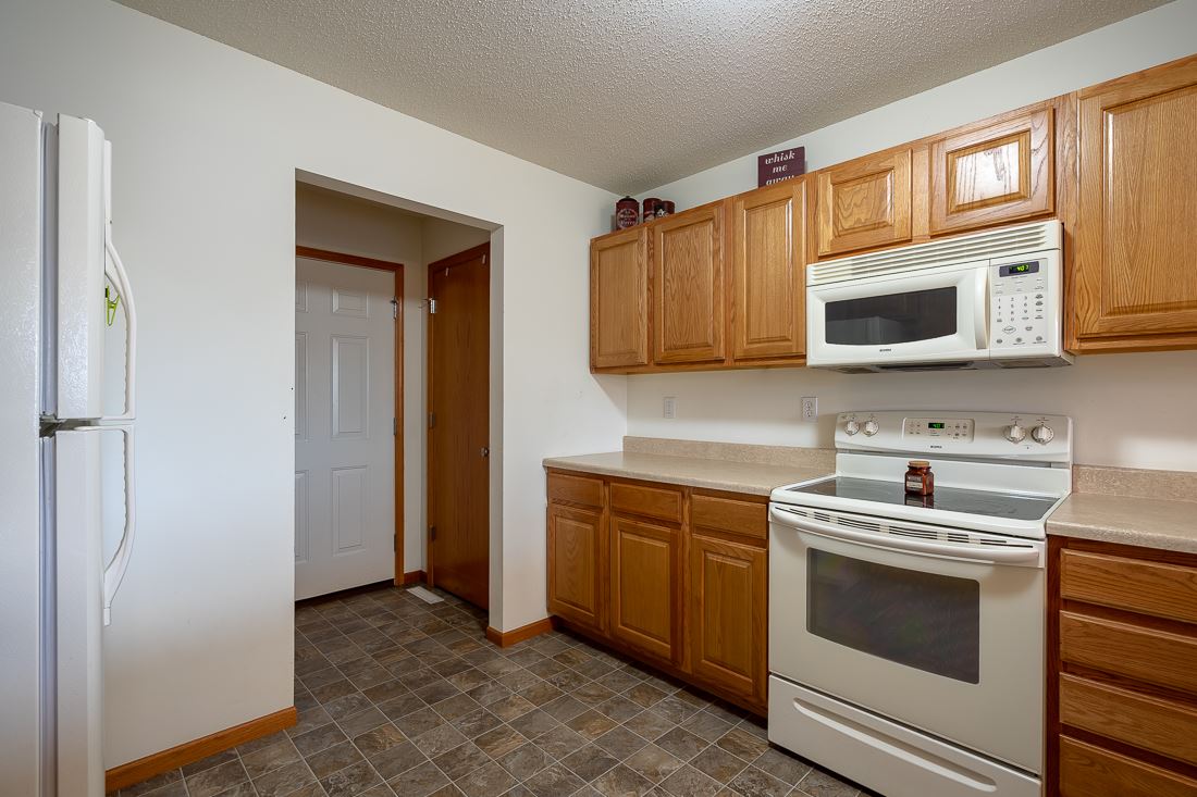 3727 Stoney Point Road Southwest Cedar Rapids, IA 52404 - Photo 6 of 25 Gallery Image 6