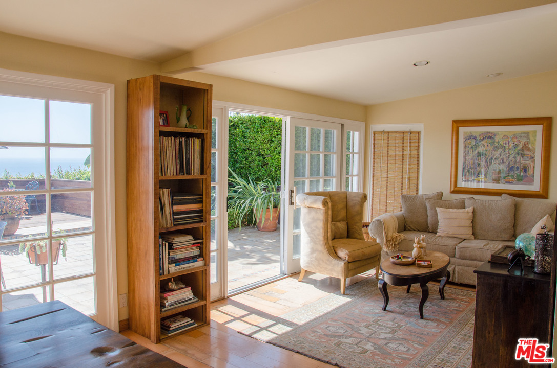 18420 Wakecrest Drive Malibu, CA 90265 - Photo 16 of 26