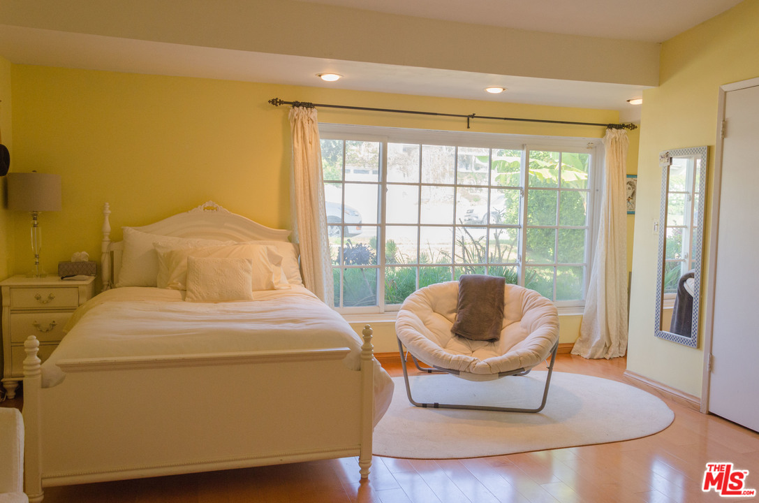 18420 Wakecrest Drive Malibu, CA 90265 - Photo 19 of 26