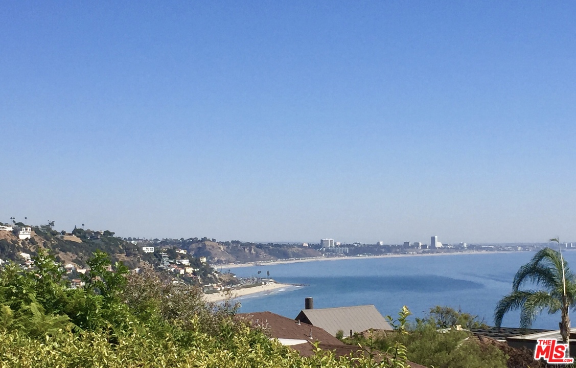 18420 Wakecrest Drive Malibu, CA 90265 - Photo 3 of 26