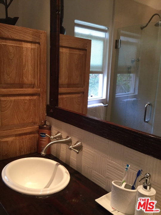 18420 Wakecrest Drive Malibu, CA 90265 - Photo 23 of 26