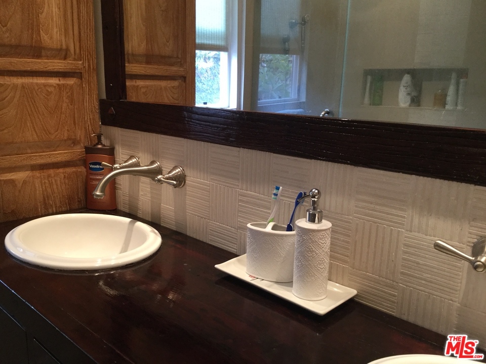 18420 Wakecrest Drive Malibu, CA 90265 - Photo 24 of 26