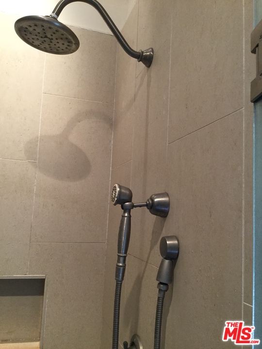 18420 Wakecrest Drive Malibu, CA 90265 - Photo 25 of 26