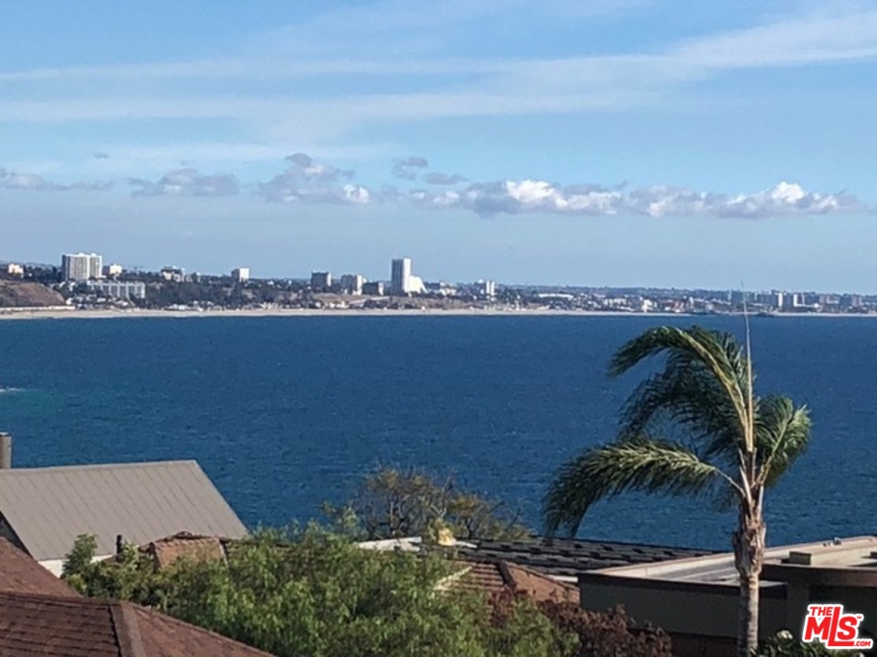 18420 Wakecrest Drive Malibu, CA 90265 - Photo 4 of 26