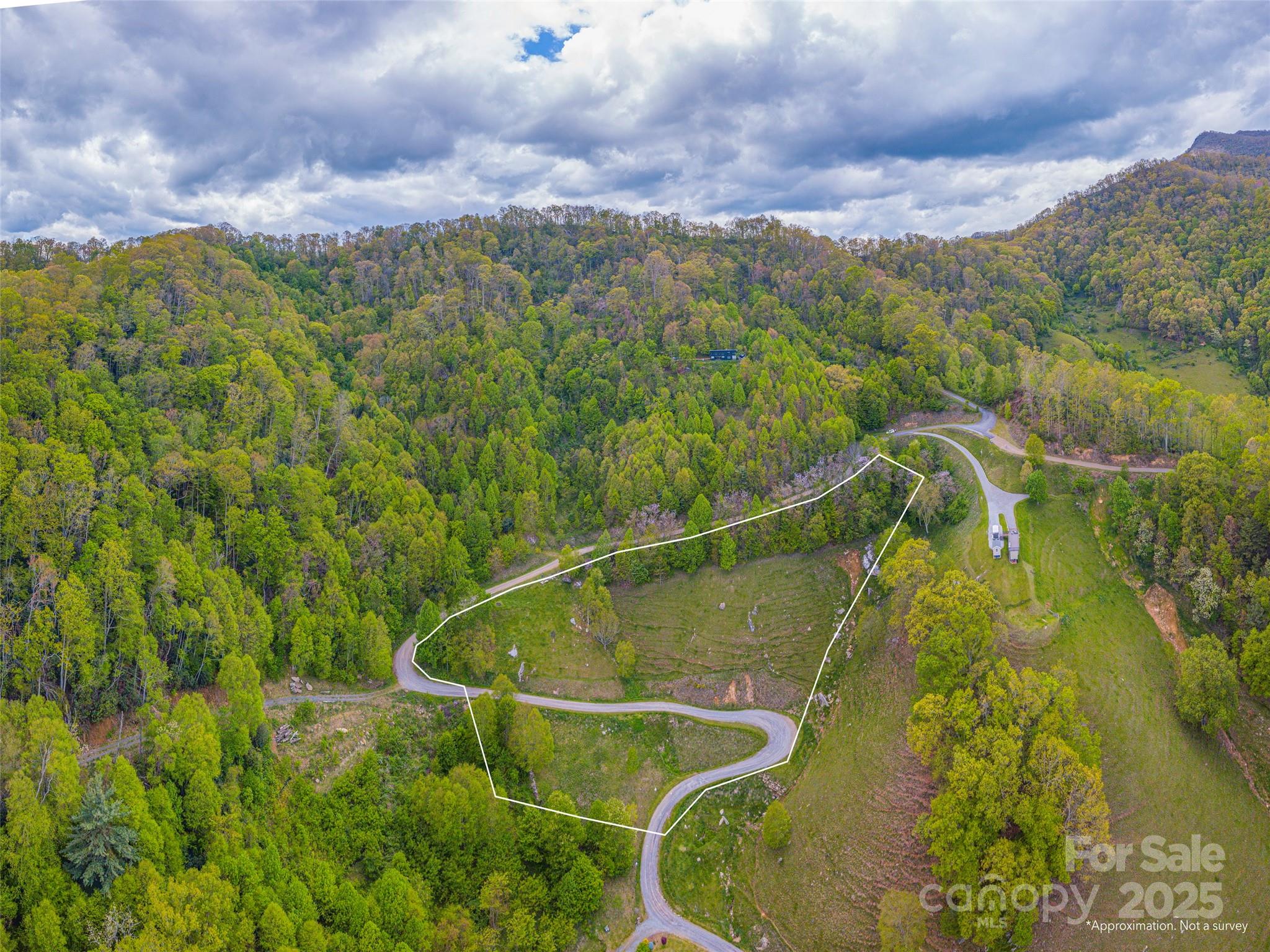0 Quest Cove Clyde, NC 28721 - Photo 12 of 14 a view of a tennis court