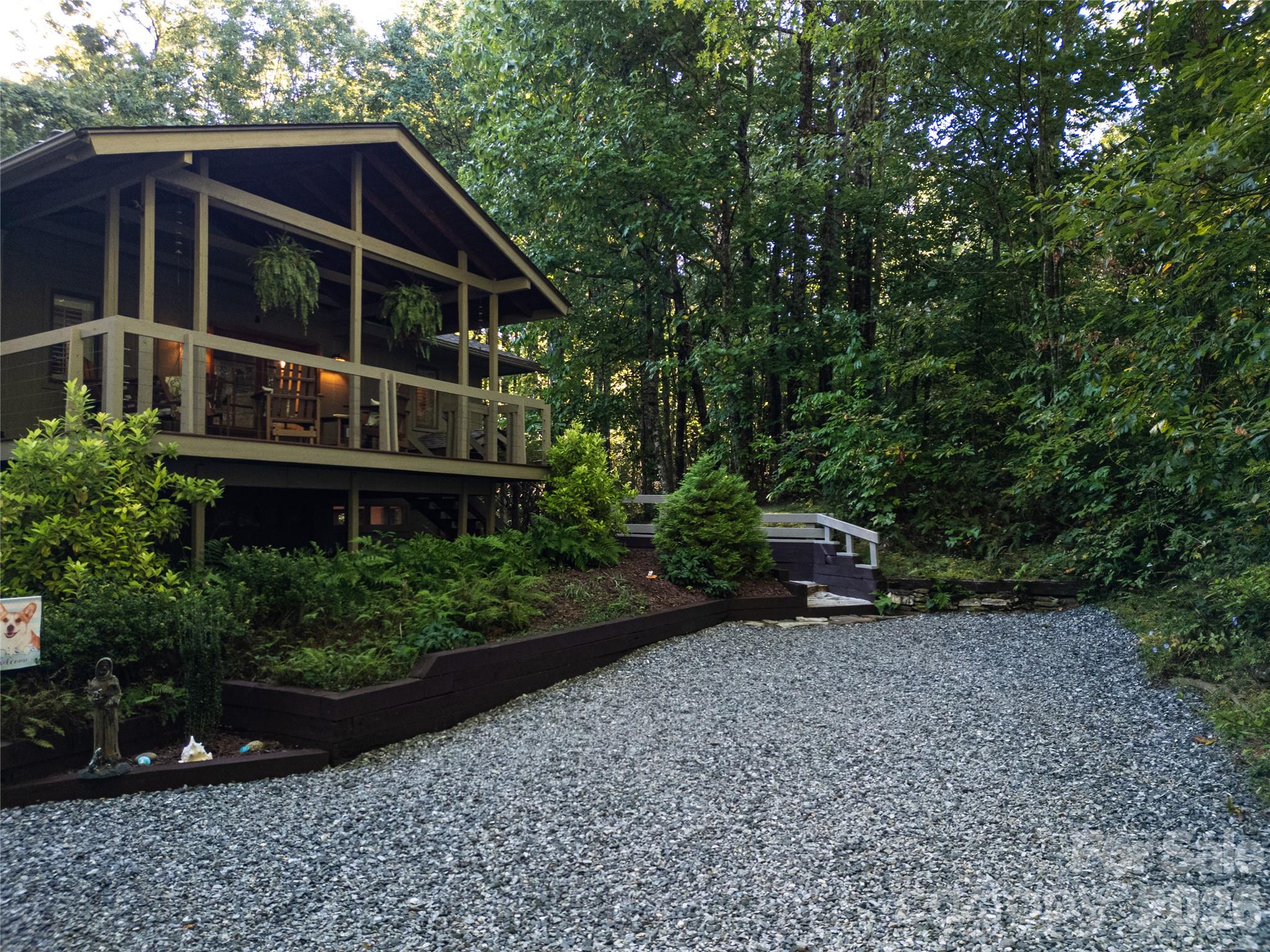 139 Panther Gap Road Brevard, NC 28712 - Photo 4 of 42 Gallery Image 4