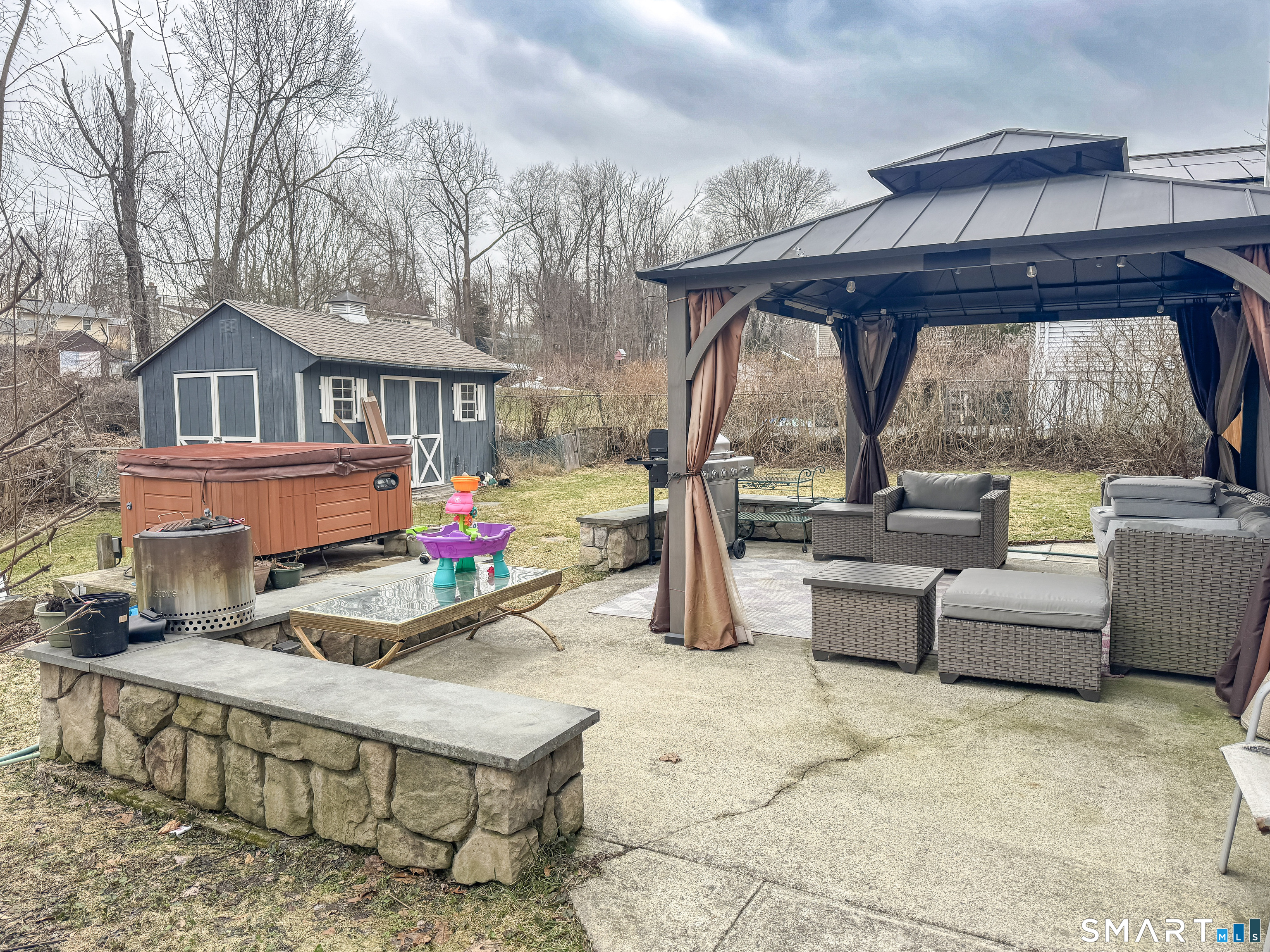 207 Stadley Rough Road Danbury, CT 06811 - Photo 9 of 29