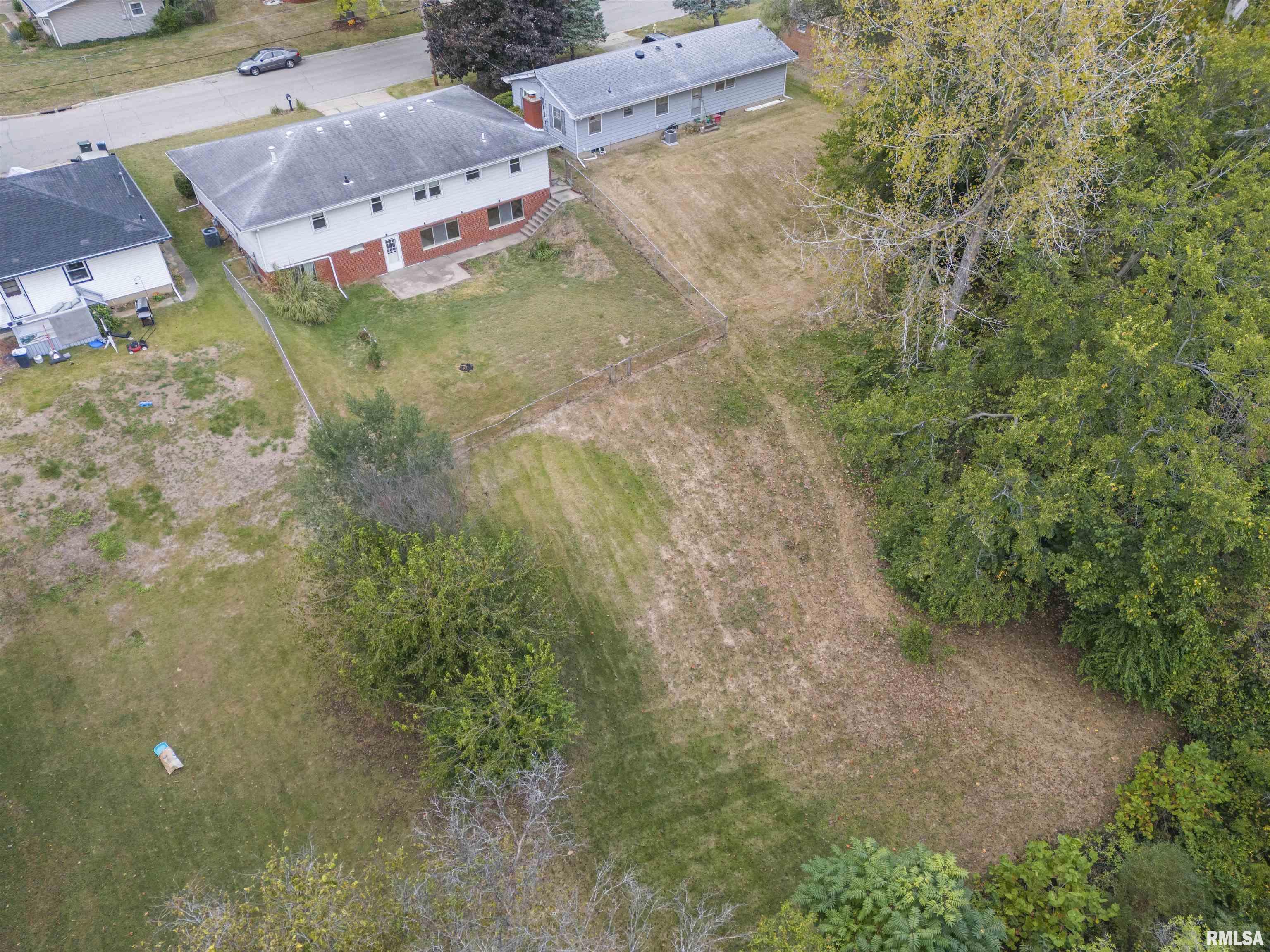 304 Brookview Road East Peoria, IL 61611 - Photo 8 of 28 Gallery Image 8