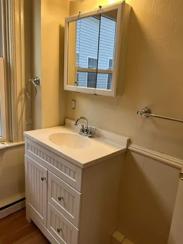 $1,900 | 176 Child Street, Warren, RI 02885