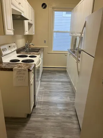 $1,900 | 176 Child Street, Warren, RI 02885