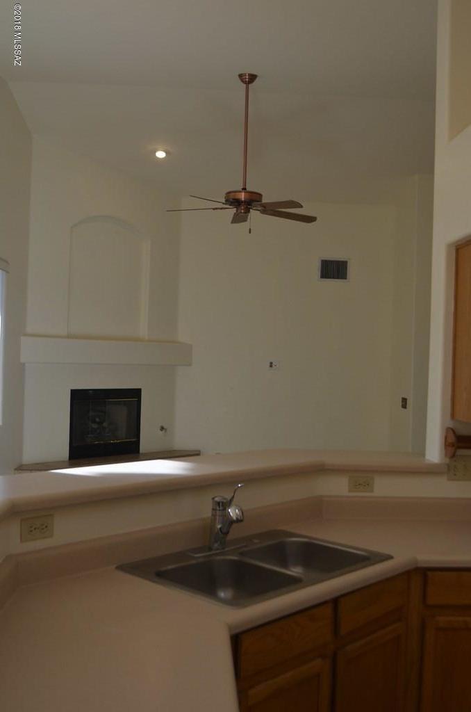 11240 North Sawtooth Road Oro Valley, AZ 85737 - Photo 7 of 44