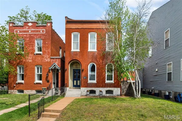 $369,000 | 2011 Victor Street, St. Louis, MO 63104