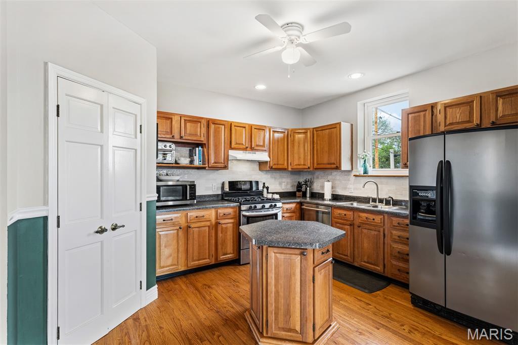 2011 Victor Street St. Louis, MO 63104 - Photo 12 of 41