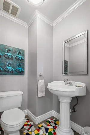 $359,000 | 2011 Victor Street, St. Louis, MO 63104