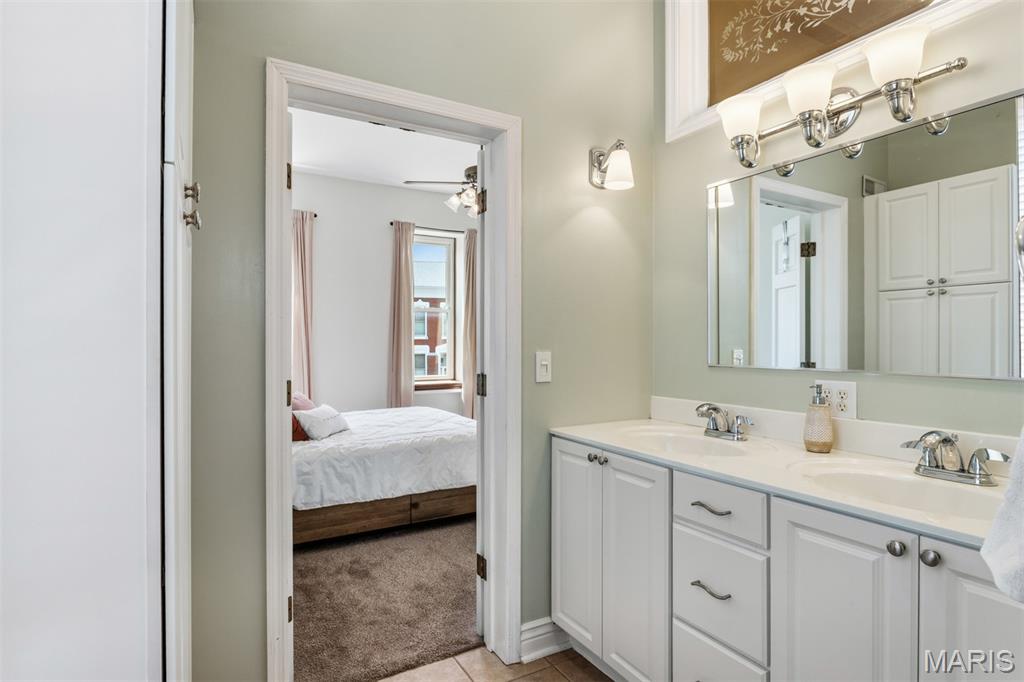 2011 Victor Street St. Louis, MO 63104 - Photo 19 of 41