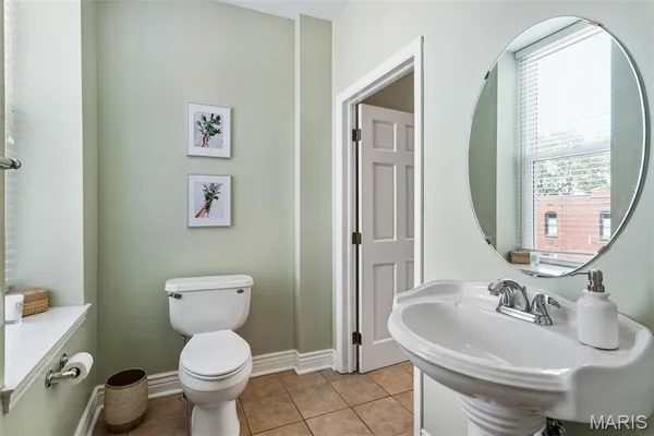 $359,000 | 2011 Victor Street, St. Louis, MO 63104