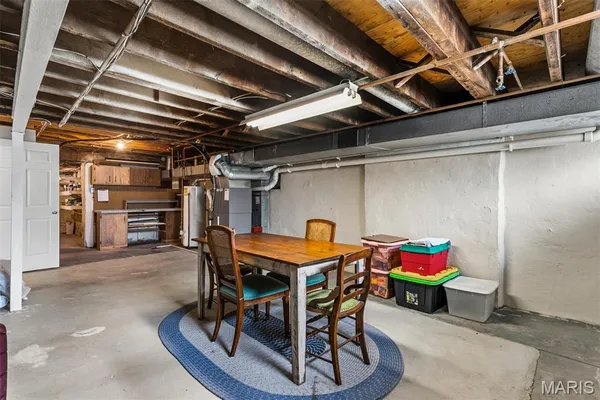 $359,000 | 2011 Victor Street, St. Louis, MO 63104