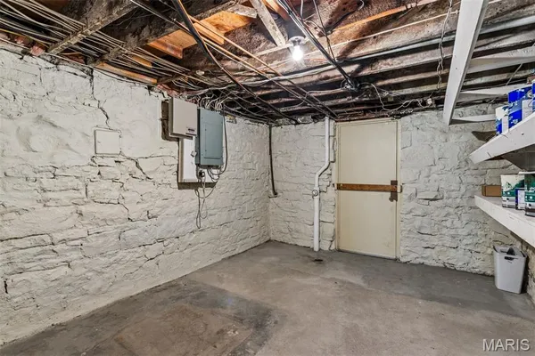 $359,000 | 2011 Victor Street, St. Louis, MO 63104