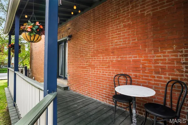 $359,000 | 2011 Victor Street, St. Louis, MO 63104