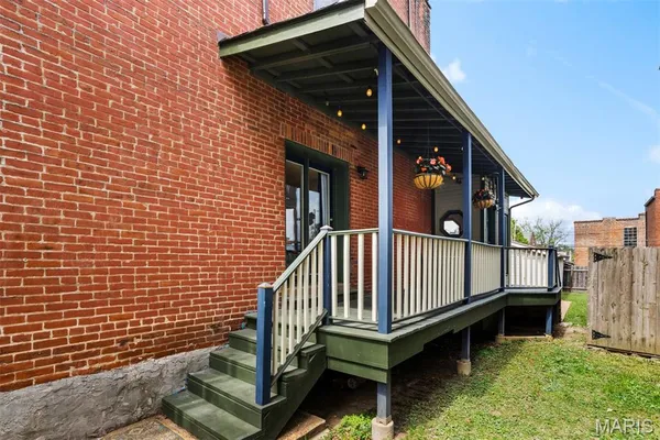 $359,000 | 2011 Victor Street, St. Louis, MO 63104