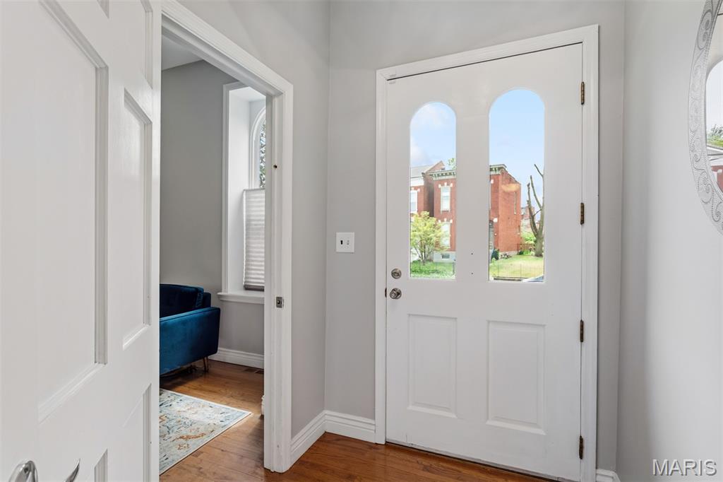 2011 Victor Street St. Louis, MO 63104 - Photo 5 of 41