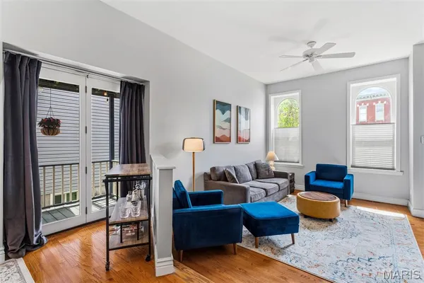 $359,000 | 2011 Victor Street, St. Louis, MO 63104