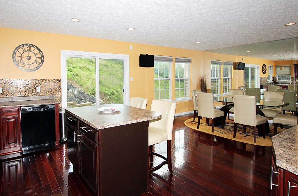 236 Maple Ridge Drive Canonsburg, PA 15317 - Photo 9 of 22 Gallery Image 9