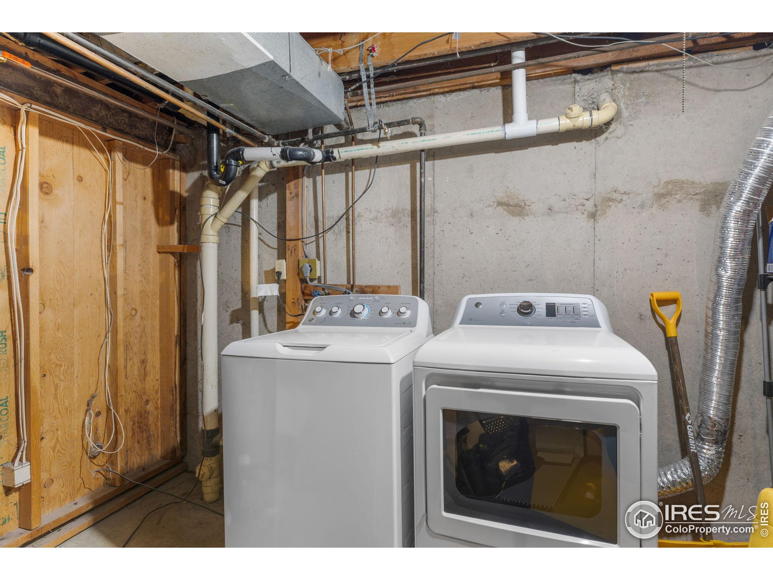 4216 East Maplewood Way Centennial, CO 80121 - Photo 36 of 43