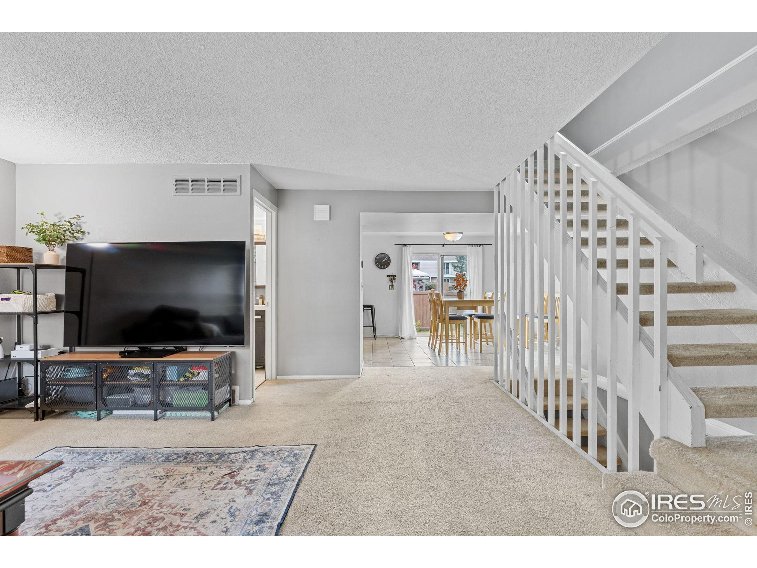 4216 East Maplewood Way Centennial, CO 80121 - Photo 10 of 43