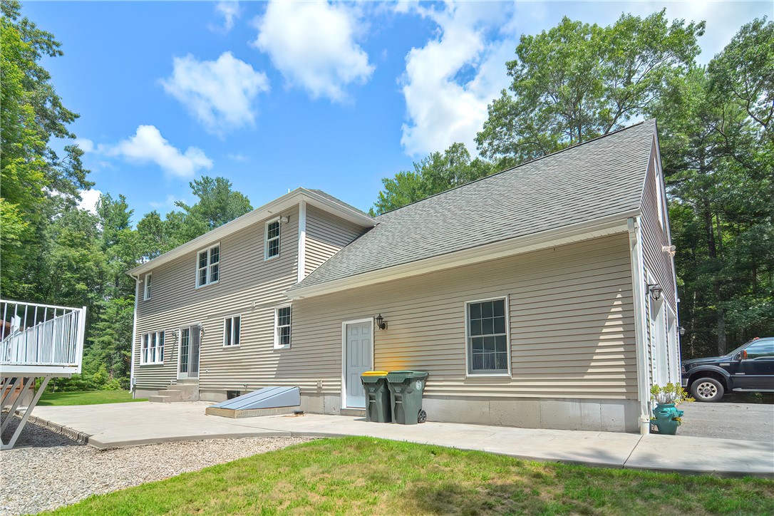 488 Log Road Smithfield, RI 02917 - Photo 14 of 48