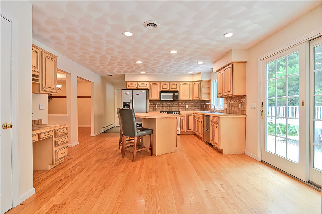 488 Log Road Smithfield, RI 02917 - Photo 16 of 48