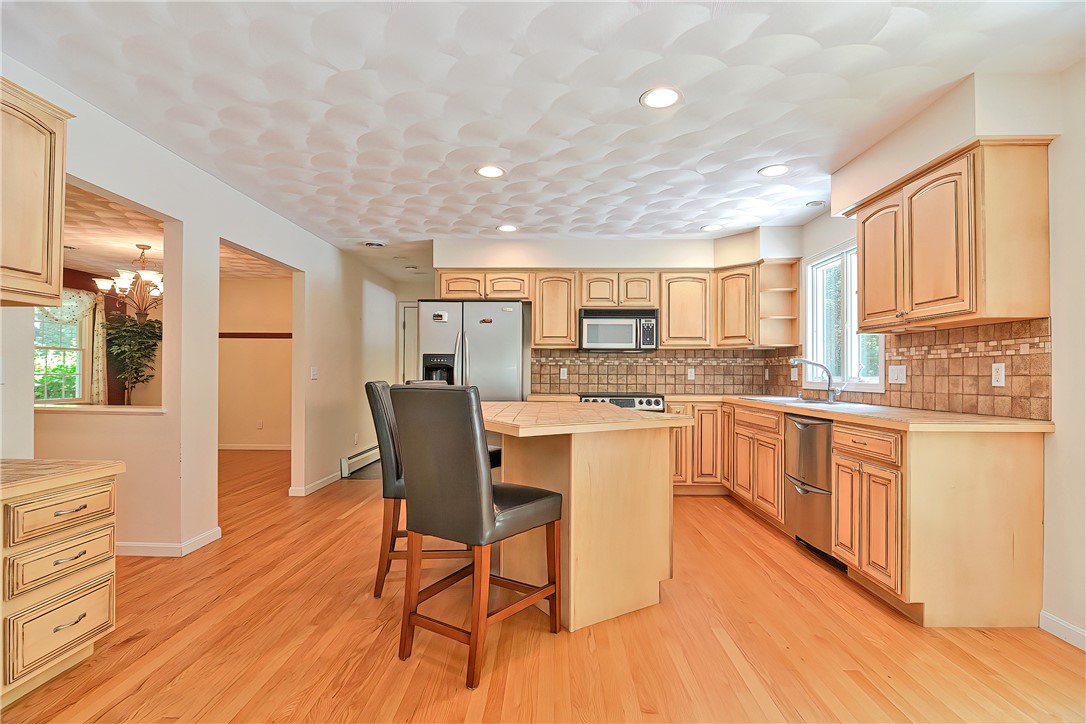 488 Log Road Smithfield, RI 02917 - Photo 27 of 48