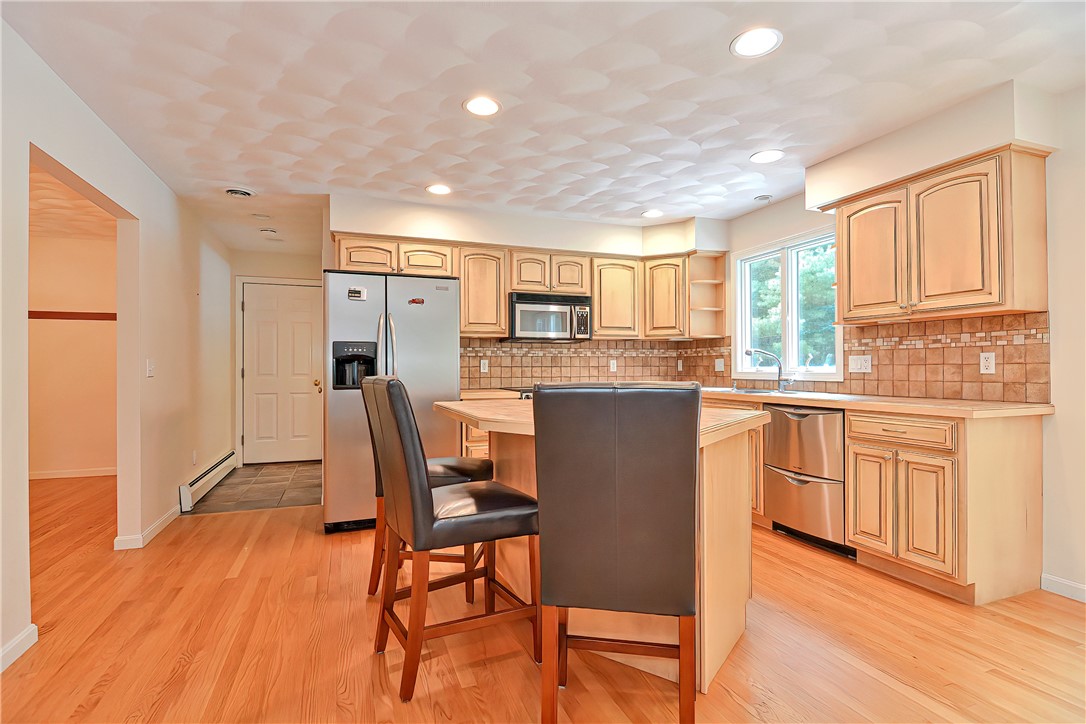 488 Log Road Smithfield, RI 02917 - Photo 30 of 48
