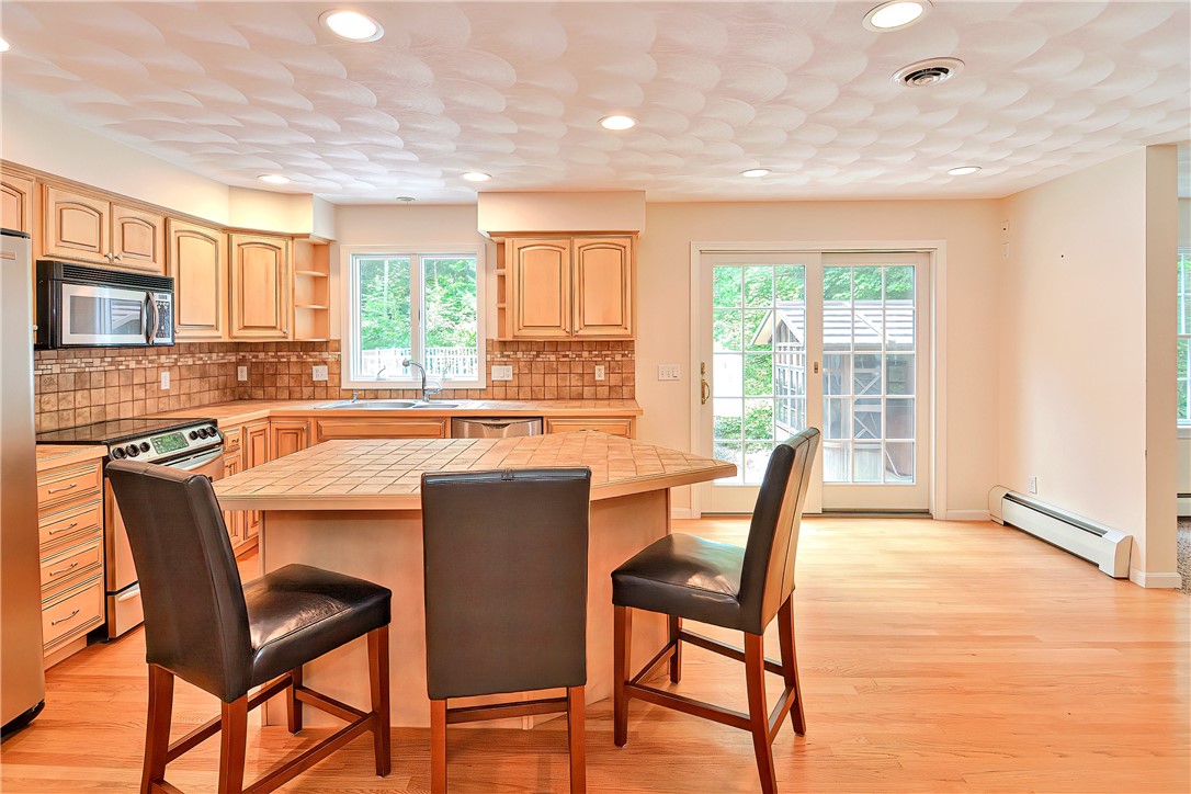 488 Log Road Smithfield, RI 02917 - Photo 31 of 48